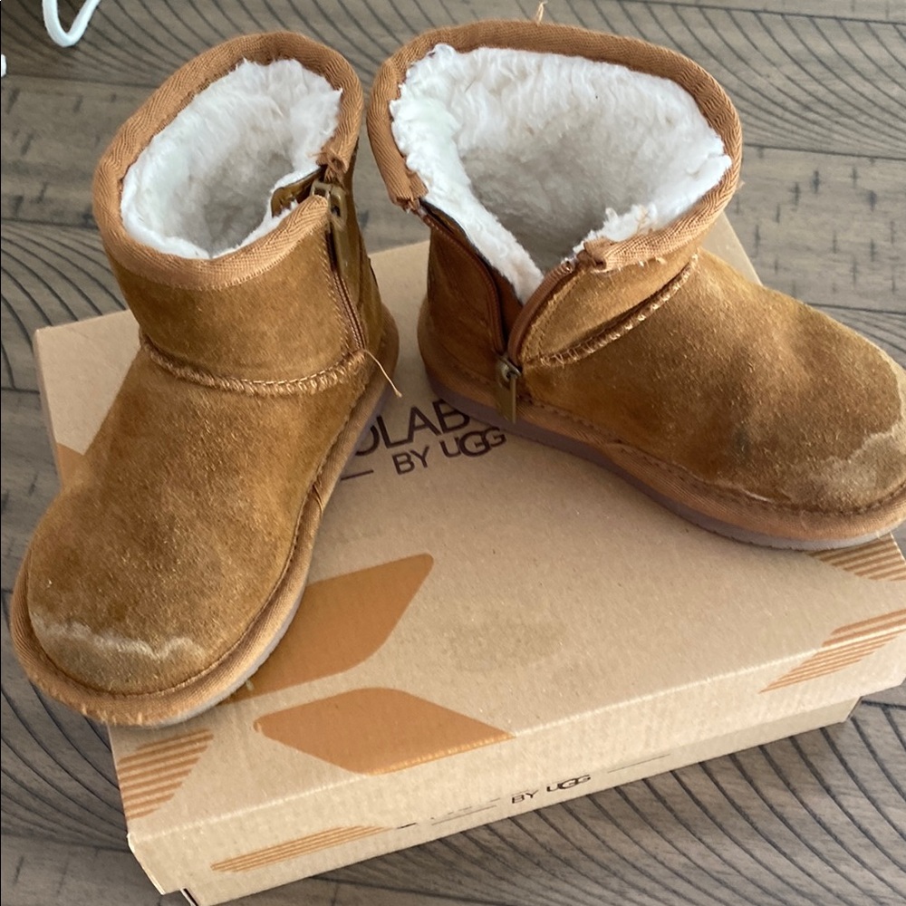 UGG koolaburra toddler boots, size 8